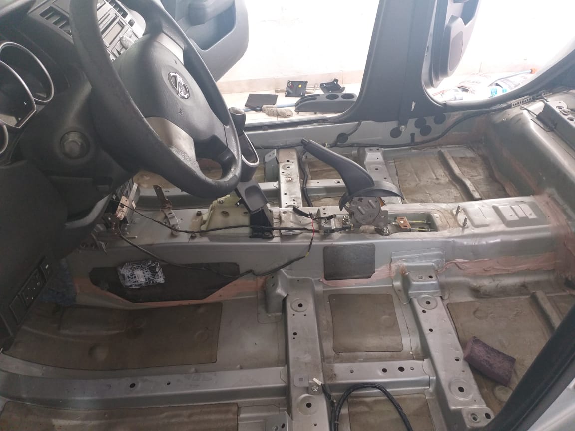 Higienização de carros de enchente  recuperação de carros de enchente  limpeza de carro de enchente 